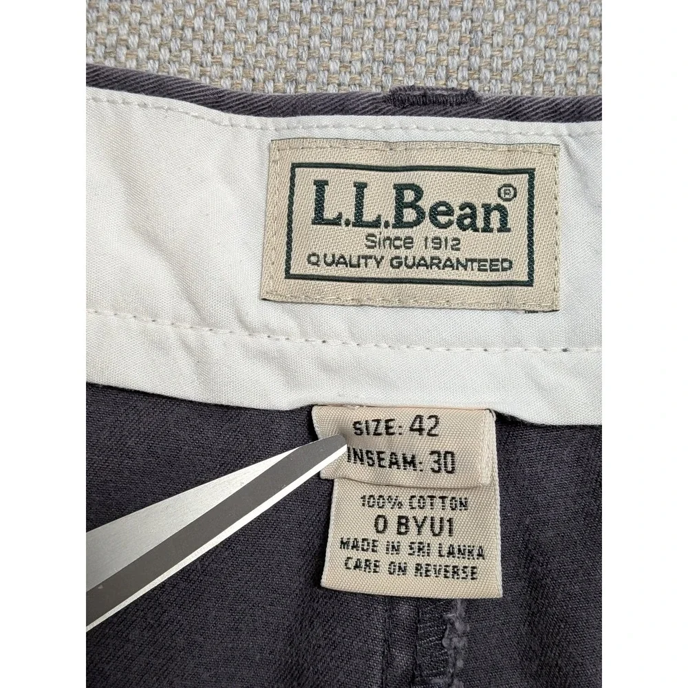 L.L.Bean Men's Charcoal Gray Pants 42x30 100% Cotton Chinos
